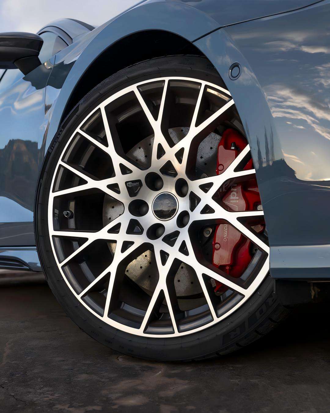 Face de machine noire