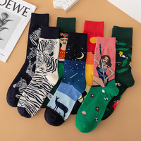 Chaussettes de dessin animé drôle d'équipage en gros modèle personnalisé hommes peinture fou chaussettes chaussettes fabricant
