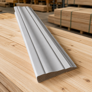 Rodapié de Pino Radiata FJ Blanco Imprimado para Proyectos de Construcción, Superficie Lisa Lista para Pintar, Venta al por Mayor - Product Image 1