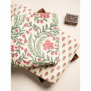 TISSU IMPRIMÉ EN COTON KANTHA Tissu imprimé par blocs produits en vrac - Product Image 1