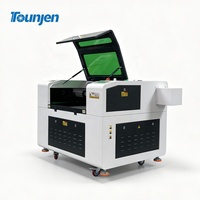 Système laser CO2 compact 7050 qui grave et découpe le bois, l'acrylique et le cuir pour articles cadeaux