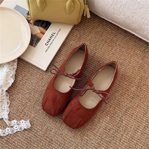 รองเท้าแมรี่เจนแบบผูกเชือก รุ่นใหม่ปี 2026  รองเท้าบัลเล่ต์หนังกลับสำหรับผู้หญิง ปลายเปิด พื้นนุ่ม สวมใส่สบาย - Product Image 3