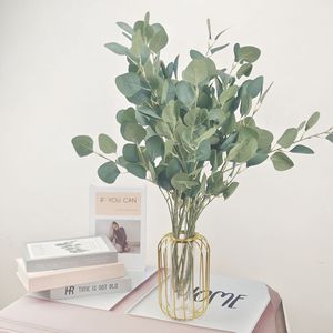 ใบยูคาลิปตัสประดิษฐ์ ดอกไม้พลาสติกผ้าไหมจำลองคุณภาพสูง สำหรับตกแต่งงานแต่งงานในร่ม L-0003 - Product Image 1