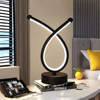 Lámpara de Mesa LED Moderna y Creativa en Forma de Corazón, Ajustable y Regulable, con Barra USB para Luz Nocturna de E-sports y Decoración de Escritorio