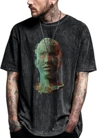T-shirt homme personnalisé, impression DTG, effet délavé, noir, 100% coton, coupe oversize, style vintage, pour streetwear et branding.