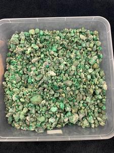 Prix bas, pierre précieuse brute non traitée, cristal vert foncé naturel, spécimen brut du Pakistan, collection de pierres d'émeraude - Product Image 5