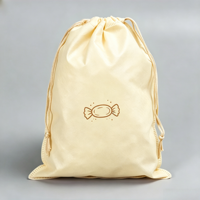 Pochette de rangement personnalisée en non-tissé recyclable avec cordon de serrage, motif dessin animé simple, pour chaussures de course, articles de beauté et cadeaux de fêtes