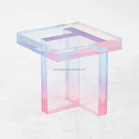 Petite table basse nordique moderne transparente dégradée de couleur en acrylique Mobilier de maison de luxe Table à thé en acrylique pour réception de villas