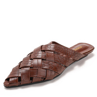 Nouvelles sandales minimalistes de luxe léger, chaussures plates élégantes et polyvalentes pour les trajets quotidiens, les sorties en plein air, les rendez-vous et les soirées