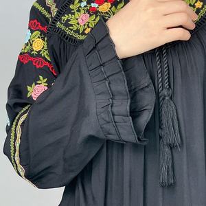 Blusa Casual de Algodón para Mujer OEM con Mangas Largas, Cuello con Cordón, Bordado Personalizado y Volantes - Product Image 4