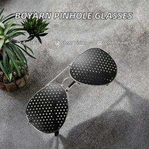 Gafas de Sol Polarizadas con Orificios Pinhole Boyarn, Antimiopía, Montura Completa, Gafas de Moda <span class=keywords><strong>para</strong></span> Ejercicios Oculares y Mejora de <span class=keywords><strong>la</strong></span> Visión - Product Image 2