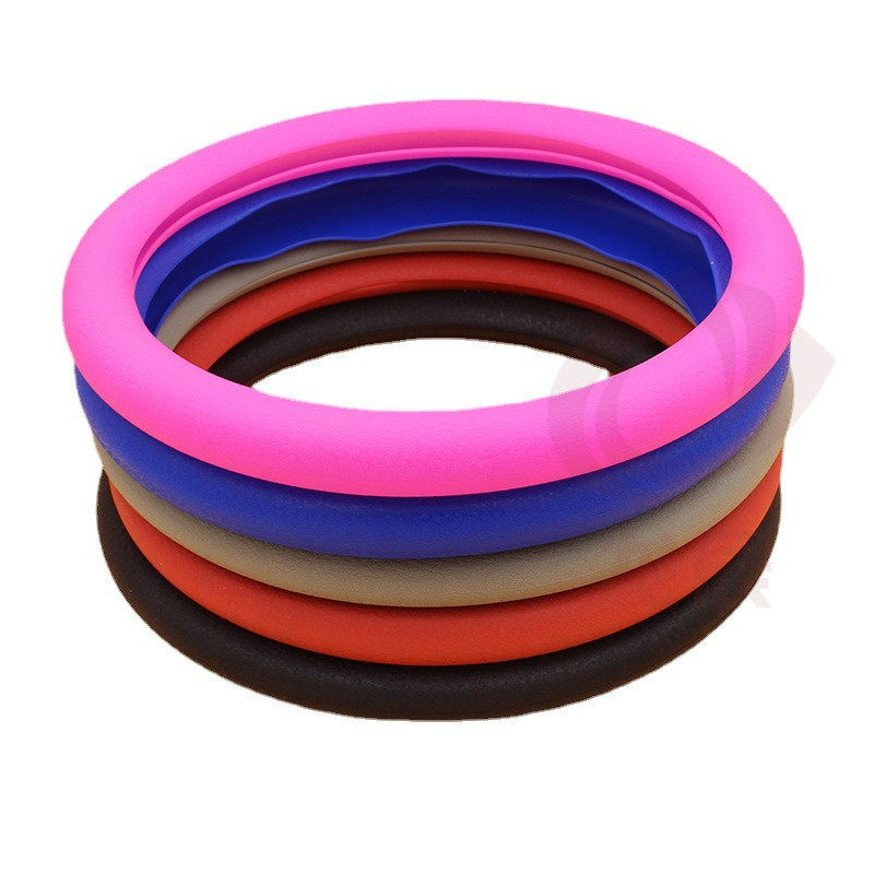 Чехол для руля автомобиля из мягкого силикона с противоскользящим покрытием