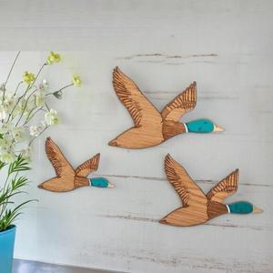 Diseño creativo, 3 uds., patos de madera voladores, decoración colgante de pared, pájaro volador de madera para el hogar, oficina, artesanías de madera y letreros de pared - Product Image 1