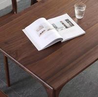 Maison scandinave moderne et simple au design luxueux, table à manger rectangulaire en noyer noir, tenon à mortaise complet, salon accessible