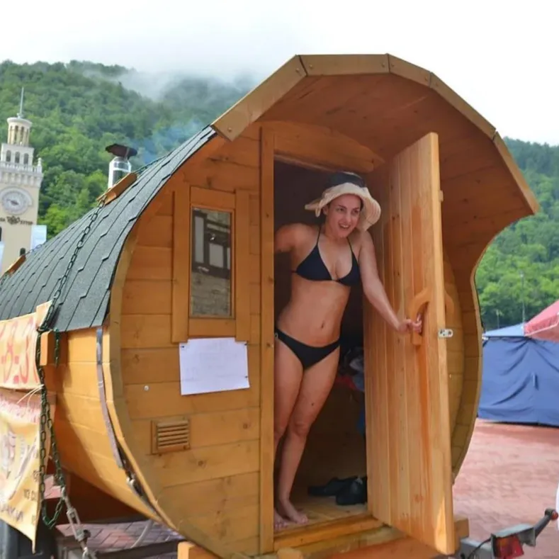 Hot Sale Sauna Outdoor Barrel Hemlock Wooden Garden Wet Steam Cabin