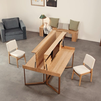 La table à manger en bois massif assemblé peut être transformée en bureau d'ordinateur