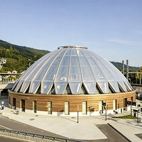 Dôme de théâtre moderne à membrane tendue, structure d'ombrage extérieure pour amphithéâtre, revêtement PVDF, imperméable, protection solaire, pour parcs et hôtels