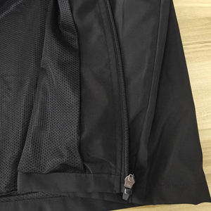 เสื้อฮู้ดตาข่ายน้ำหนักเบาสำหรับฟุตบอล ขายส่งจากโรงงาน เสื้อกันลมคุณภาพสูงสำหรับผู้ชาย เสื้อแจ็คเก็ตฟุตบอล - Product Image 6