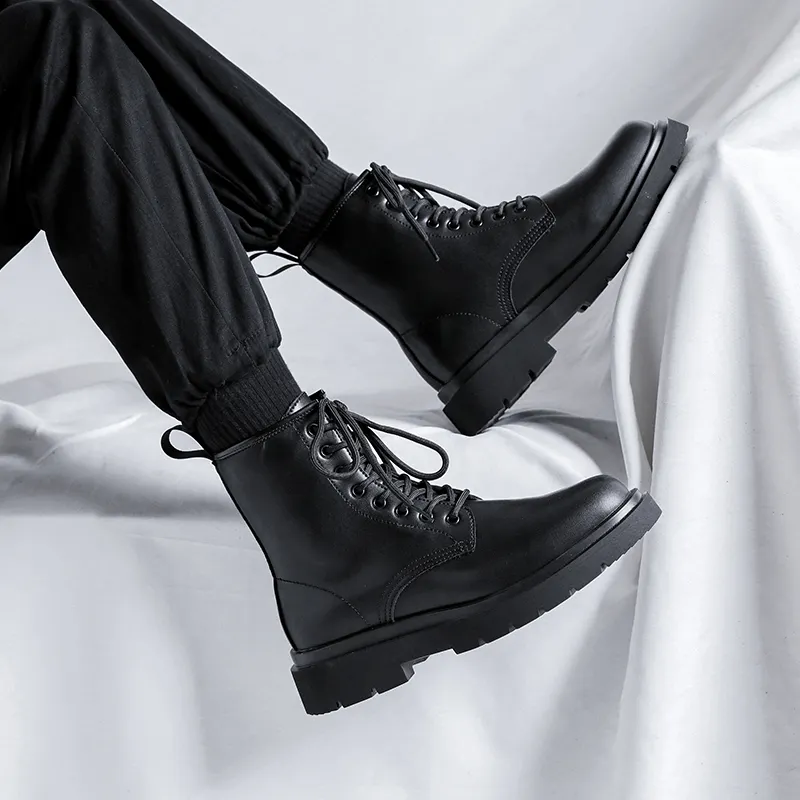 Mid-top Doc Martens for fall 2023 Men's low-heeled Doc Martens with round heads boots for men