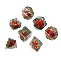 Ensemble de dés D&D en résine à noyau liquide polyédrique rouge avec boîte cadeau de 7 pièces, écologique et durable pour les jeux de Dungeons & Dragons