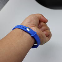 Bracelet en silicone RFID personnalisé étanche 13.56MHz IC Chip Bracelet de contrôle d'accès pour salle de sport et parc d'attractions