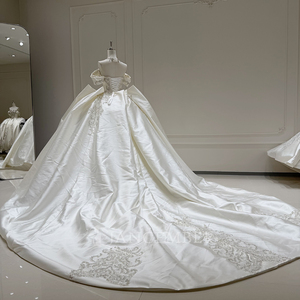 Xx84 Robe de mariée moderne ivoire à imprimé floral, robe de bal en satin, style Quinceañera, ornée de perles, de cristaux et d'appliques en dentelle, avec traîne chapelle, pour bal de promo et événements élégants - Product Image 5