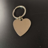 Porte-clés plaqué en forme de cœur pour accessoires personnalisés, collection de fans, cadeau d'entreprise et souvenir d'événement personnalisé