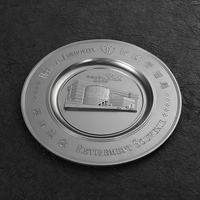 Plaques Récompenses Fournisseur Personnalisé En Relief En Alliage De Zinc Mat Argent 3d Logo Gravure Plaque Commémorative Souvenir Plaque Métallique
