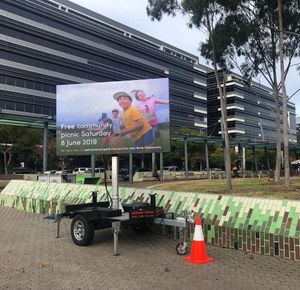 Màn Hình Hiển Thị Led P3 P5 P6 P8 Ngoài Trời Với Tấm Pin Mặt Trời Và Pin - Product Image 2