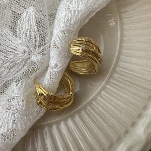 Pendientes de Línea Curva de Plata de Ley S925 con Diseño Vintage, Pendientes de Flores Clásicos de Moda, Joyería de Cobre de Lujo al por Mayor - Product Image 1