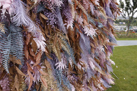 Mur de fleurs artificielles bohème avec base en tissu pour mariage, toile de fond florale mauve pour la décoration de fête d'automne