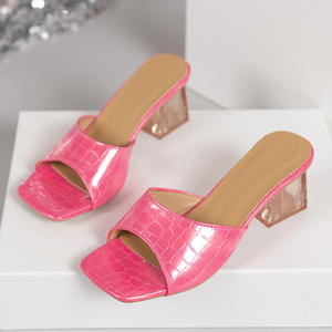 Nouveau modèle 2026 Sandales compensées à plateforme en cristal pour femme, boutonnées, sexy, tendance européenne, pour l'été et l'hiver, style intemporel - Product Image 1