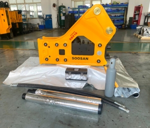 Martillo Hidráulico SOOSAN SB81A con Acumulador, Tipo Lateral, para Demolición de Rocas Duras, Cincel de 140 mm, para Excavadoras de 18-26 Toneladas - Product Image 1