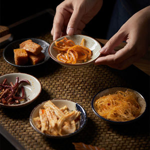 Plat à sauce en céramique japonaise vintage, fait main, pour sauce soja, snacks et trempettes <span class=keywords><strong>de</strong></span> sushi, <span class=keywords><strong>vaisselle</strong></span> <span class=keywords><strong>de</strong></span> <span class=keywords><strong>table</strong></span> - Product Image 4