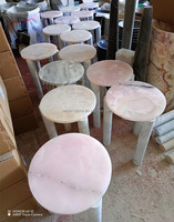 Tables en pierre haut de gamme, surface aiguisée, 3 piliers, design de base, table basse ronde en marbre de travertin beige