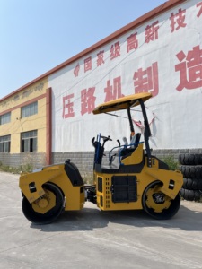 Rullo Compattatore <span class=keywords><strong>Vibrante</strong></span> a <span class=keywords><strong>Doppio</strong></span> Tamburo da 5 Tonnellate, 50 CV Diesel, Completamente Idraulico per Asfalto - Product Image 3