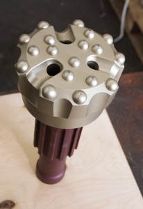 ดอกสว่าน DTH รุ่น R2175 สำหรับเจาะหินแบบ Down the Hole ได้รับการรับรองมาตรฐาน ISO เกลียว API ขนาดเส้นผ่านศูนย์กลาง 140-222 มม. สำหรับงานเหมือง - Product Image 3
