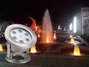 Lumières de <span class=keywords><strong>piscine</strong></span> à LED rondes fabriquées en Chine Projecteur de fontaine de danse aquatique évalué IP68 pour l'éclairage sous-marin de petites fontaines - Product Image 4