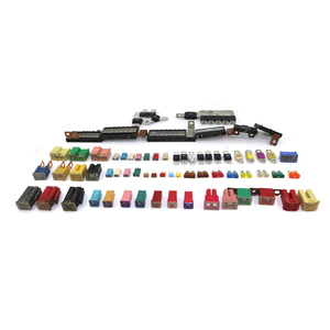 Usine Caja De Link robinet De batterie étanche Marine 125A lame De voiture films manchons bloc 12V support De relais <span class=keywords><strong>automobile</strong></span> boîte à fusibles automatique - Product Image 1