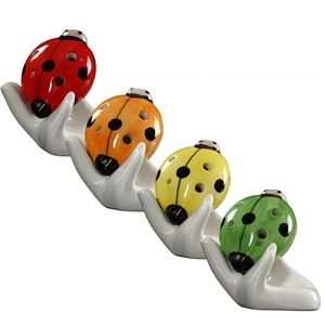 Ocarina de cerámica de 6 agujeros con diseño de mariquita colorida, al por mayor, para principiantes y niños, instrumento musical de aprendizaje temprano. - Product Image 1