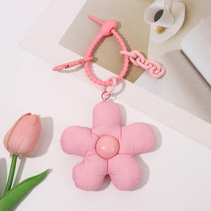 En gros Porte-clés Fleur 3D mat et rembourré, Breloque <span class=keywords><strong>de</strong></span> sac tendance, Cordon souple, Cadeau - Product Image 4