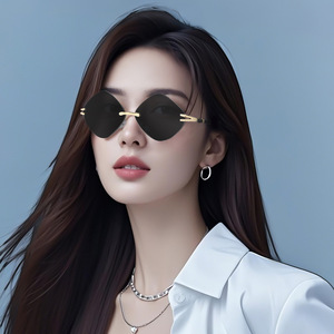 Lunettes de soleil Dilisha sans monture avec diamants pour femmes, métal noir, protection UV400, pour voyage, conduite, lunettes de mode - Product Image 2