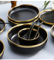 Vaisselle en porcelaine plaquée de luxe, assiette noire et dorée, ensemble de vaisselle en céramique à bord doré