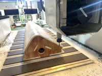 Centre d'usinage CNC à portique 4 axes haute précision pour contreplaqué courbé – Routeur de découpe CNC industriel pour bois courbé