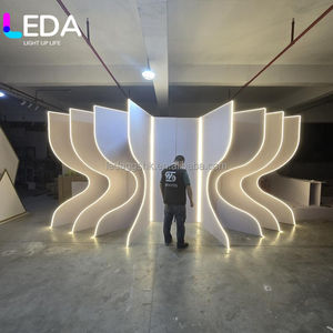 Arche de mariage en acrylique blanc LEDA, support de fond de scène exquis, idéal pour les événements de mariage - Product Image 5