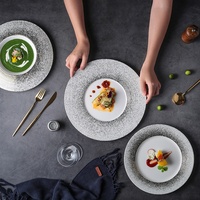 Service de vaisselle en céramique texturée sable, luxe moderne, pour restaurant, hôtel, restauration fine, assiette à bord doré, assiette ronde, assiette de présentation