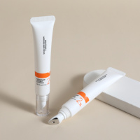 Tube de crème pour les yeux en plastique PE de haute qualité en alliage de Zinc applicateur de Massage en forme de fer bouchon à vis sortie directe du fabricant chinois
