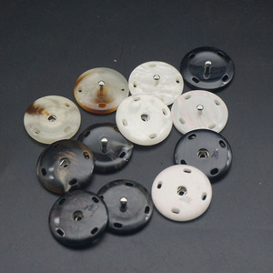 Vô Hình Nút Cho Phụ Nữ Áo 25Mm Cà Phê Màu Có Thể Giặt Sinh Thái Thân Thiện Với Nhựa Quần Jean Nhựa Tùy Chỉnh Snap Nút Sản Xuất - Product Image 4