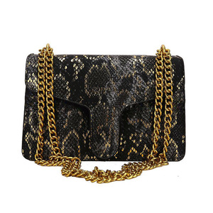 Venta al por Mayor Directa de Fábrica, Elegantes Bolsos de Hombro para Mujer, Bolso Bandolera con Cadena, Bolso Pequeño de Moda Simple para Mujer - Product Image 4