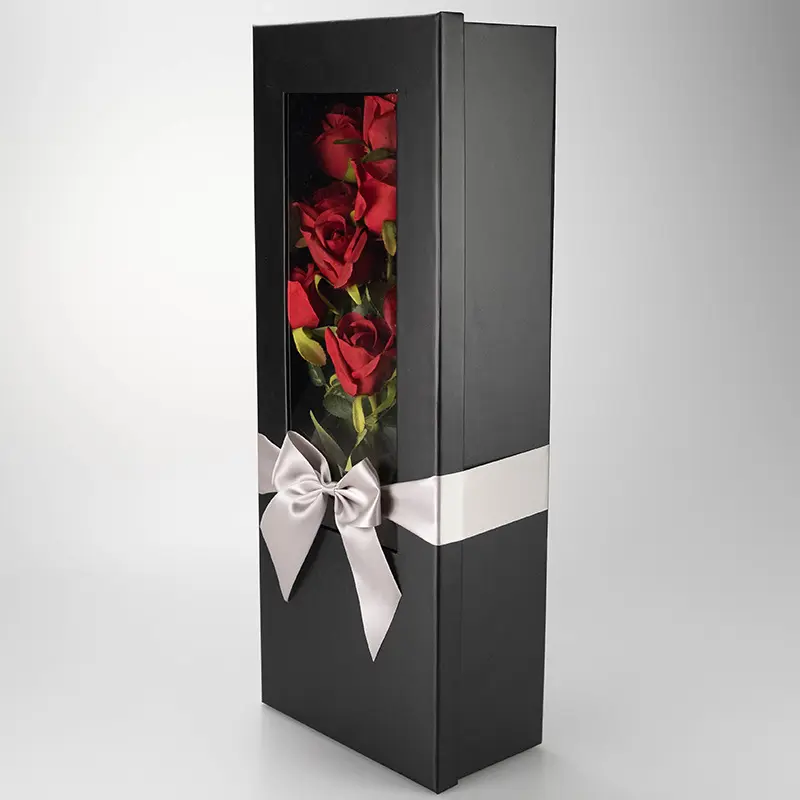 Kotak kemasan hadiah bunga, tutup dan bawah jendela bunga Hari Valentine mawar